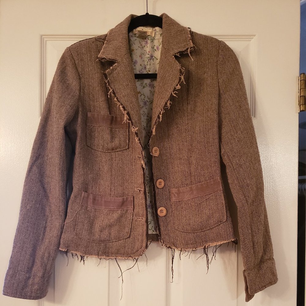 Brown Blazer with Three Pockets and Nice Back Detail in Size Small (Wool blend)